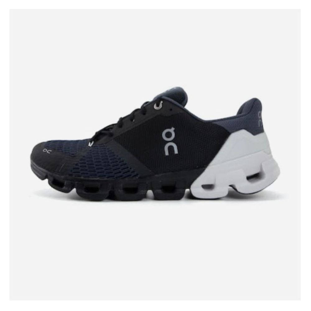 ON Running Cloudflyer Men’s Sneaker Size 8.5